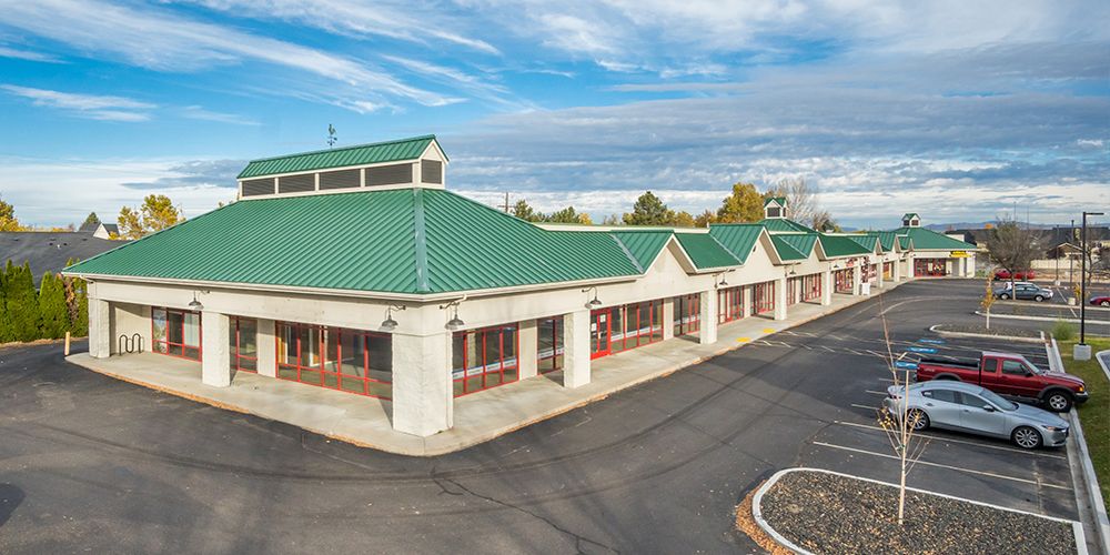 Overland Market: 8610 W Overland Rd, Boise, ID 83709